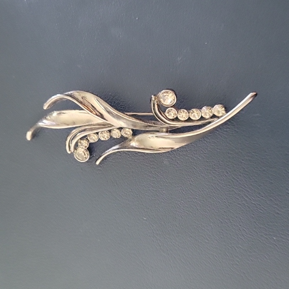 Liz Claiborne Brooch Pin Grey with Grey Rhinestones
